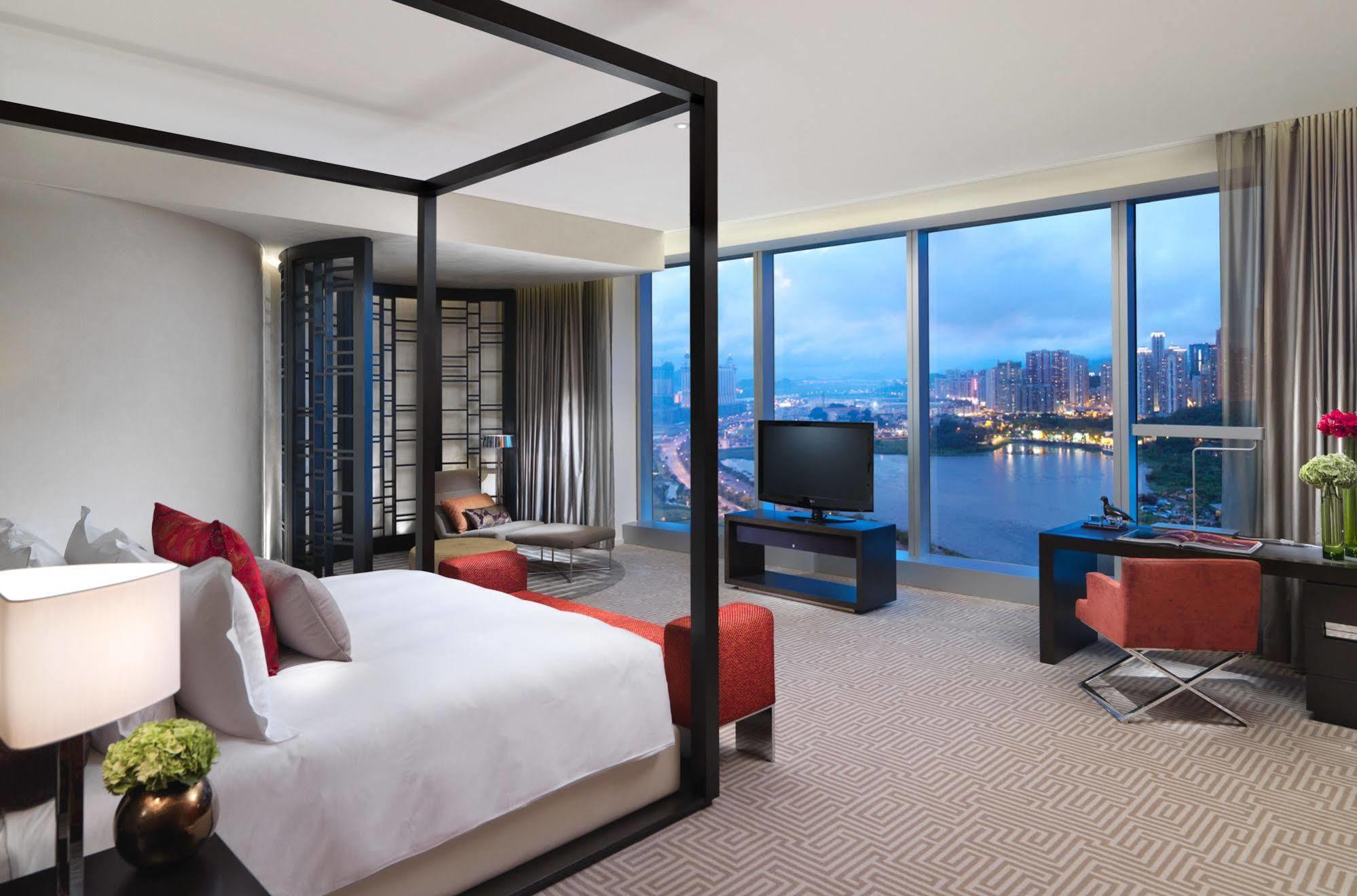 Of Dreams - Nuewa Hotel